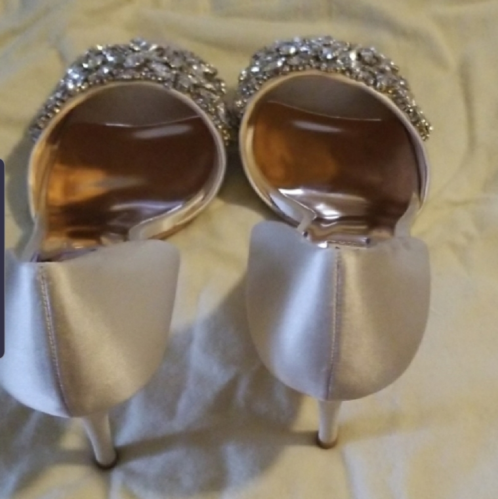 Shoes - Picture 2 of 4